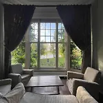 Villa Parteen A Lax, River House & Gardens