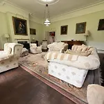 Parteen A Lax, River House & Gardens Villa