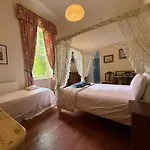 Parteen A Lax, River House & Gardens Villa