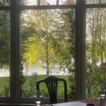 Villa Parteen A Lax, River House & Gardens