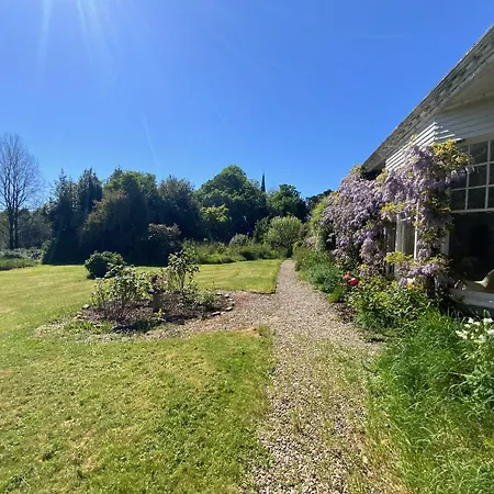 Parteen A Lax, River House & Gardens Villa