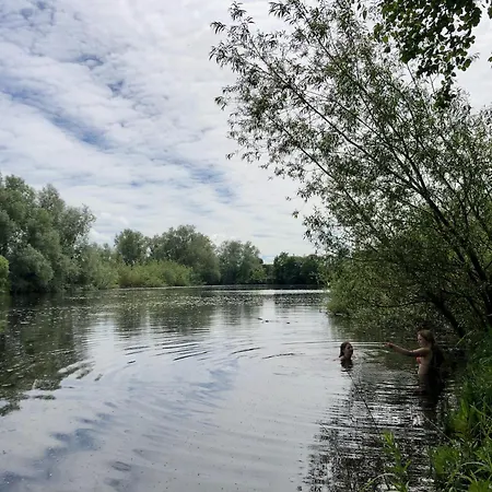 Parteen A Lax, River House & Gardens Villa *