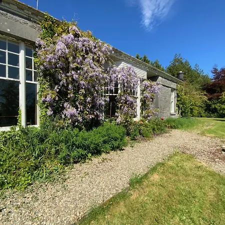 Villa Parteen A Lax, River House & Gardens *