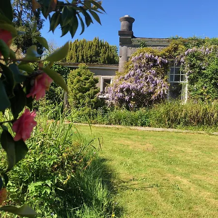 Parteen A Lax, River House & Gardens * Limerick Junction