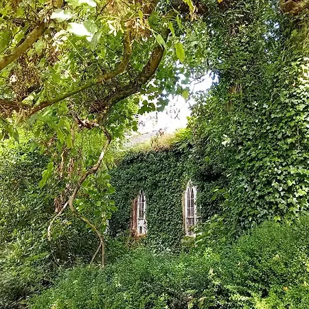 Parteen A Lax, River House & Gardens Villa *