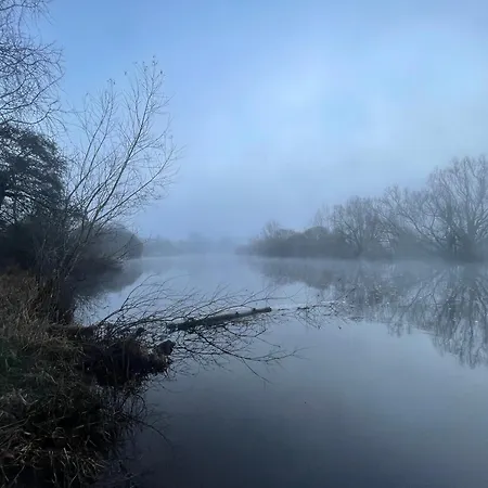 Villa Parteen A Lax, River House & Gardens Limerick Junction