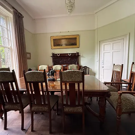 Parteen A Lax, River House & Gardens * Limerick Junction