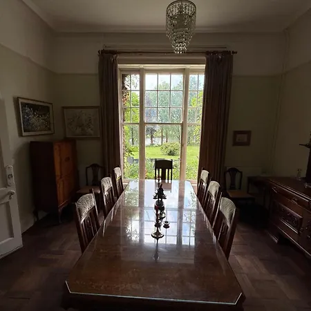 Parteen A Lax, River House & Gardens فيلة