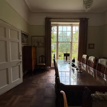 Parteen A Lax, River House & Gardens