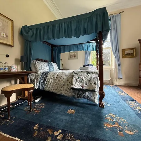 Parteen A Lax, River House & Gardens * Limerick Junction