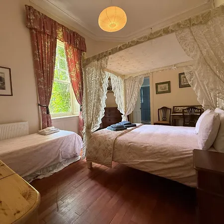 Parteen A Lax, River House & Gardens Villa