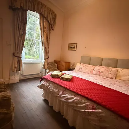 Parteen A Lax, River House&gardens *