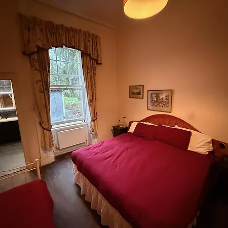 Parteen A Lax, River House & Gardens Limerick Junction