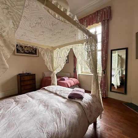 Parteen A Lax, River House & Gardens Villa Limerick Junction
