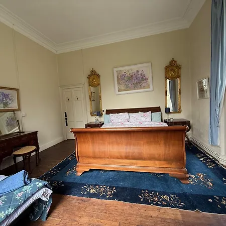 Villa Parteen A Lax, River House & Gardens Limerick Junction