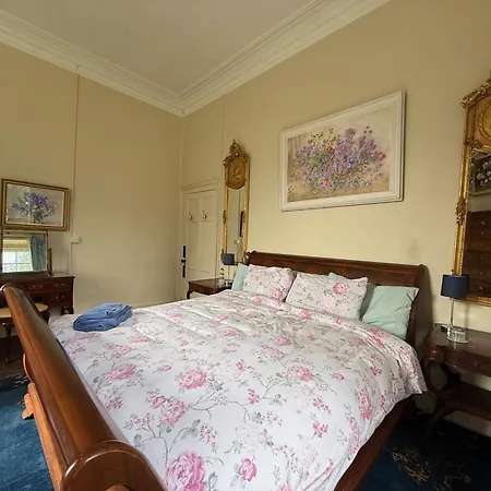 Parteen A Lax, River House & Gardens Villa