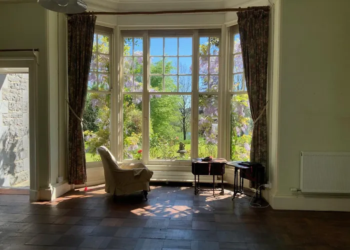 Villa Parteen A Lax, River House&gardens