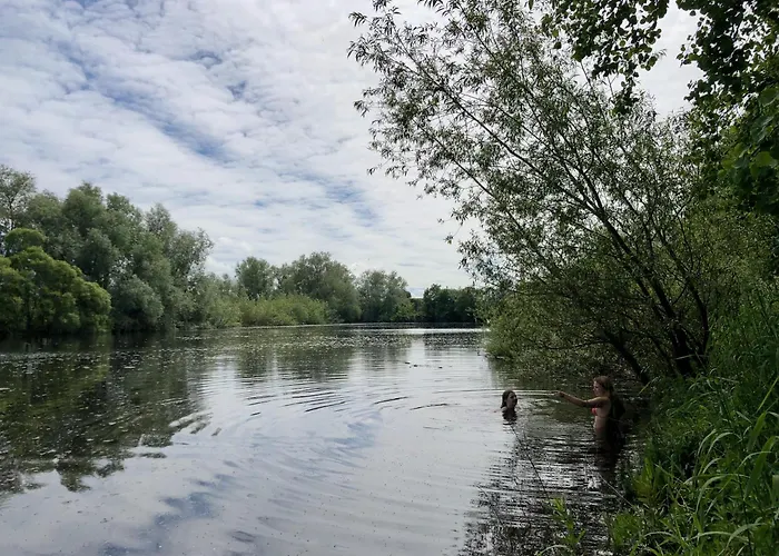 Parteen A Lax, River House & Gardens Villa *