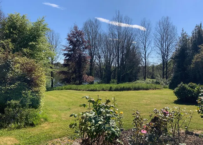 Villa Parteen A Lax, River House&gardens