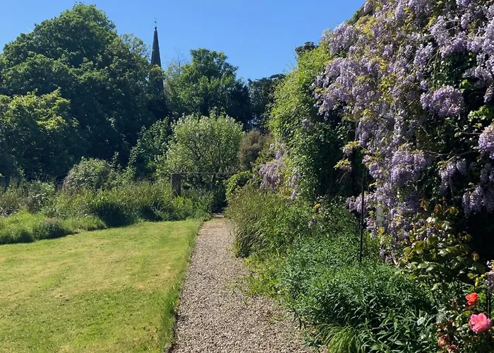 Villa Parteen A Lax, River House & Gardens Limerick Junction