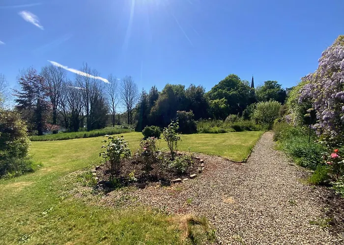 Parteen A Lax, River House&gardens *