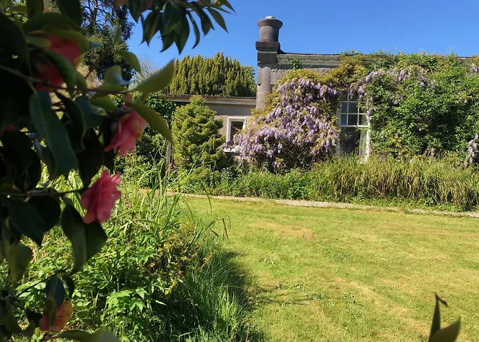 Parteen A Lax, River House & Gardens * Limerick Junction