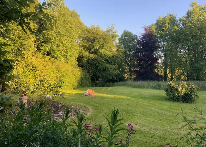 Villa Parteen A Lax, River House&gardens