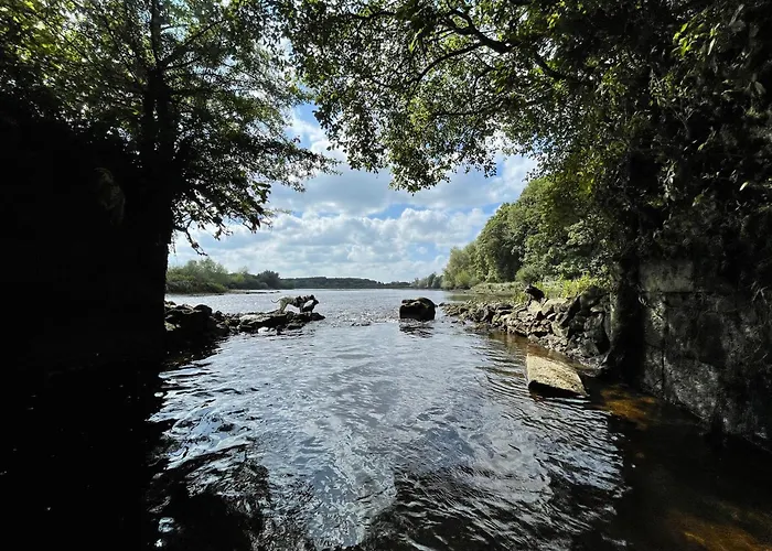 Parteen A Lax, River House&gardens