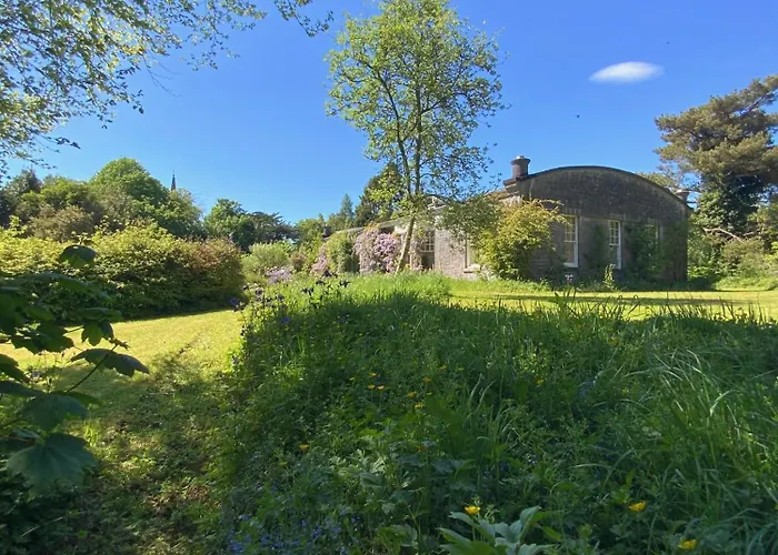 Parteen A Lax, River House & Gardens Villa *