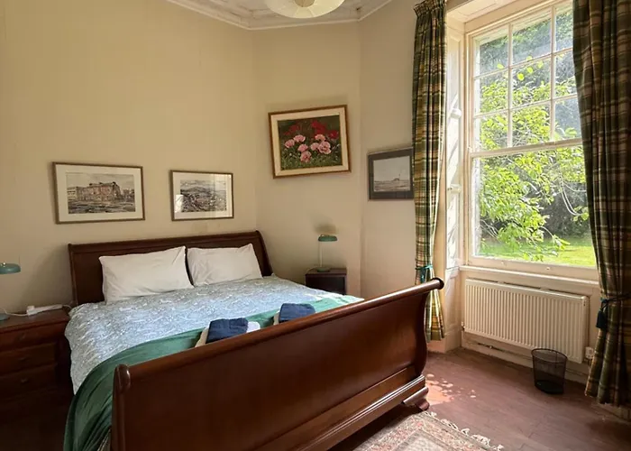 Villa Parteen A Lax, River House&gardens