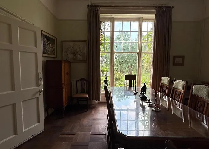 Parteen A Lax, River House&gardens