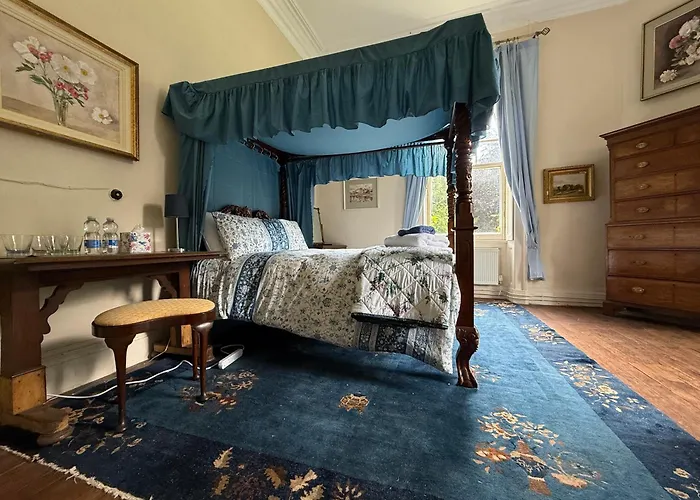 Parteen A Lax, River House & Gardens * Limerick Junction