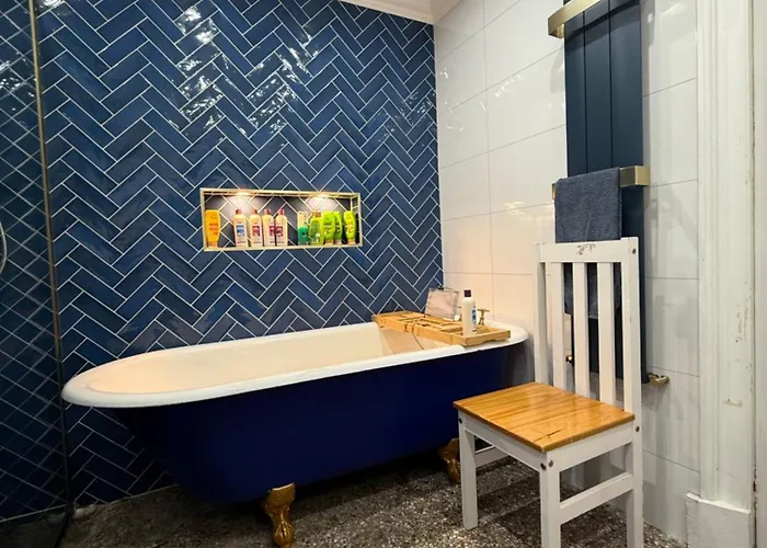 Parteen A Lax, River House & Gardens Limerick Junction