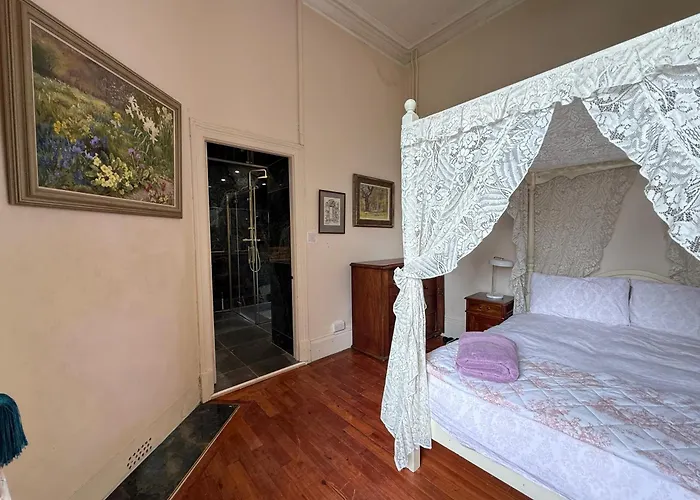 Villa Parteen A Lax, River House & Gardens Limerick Junction